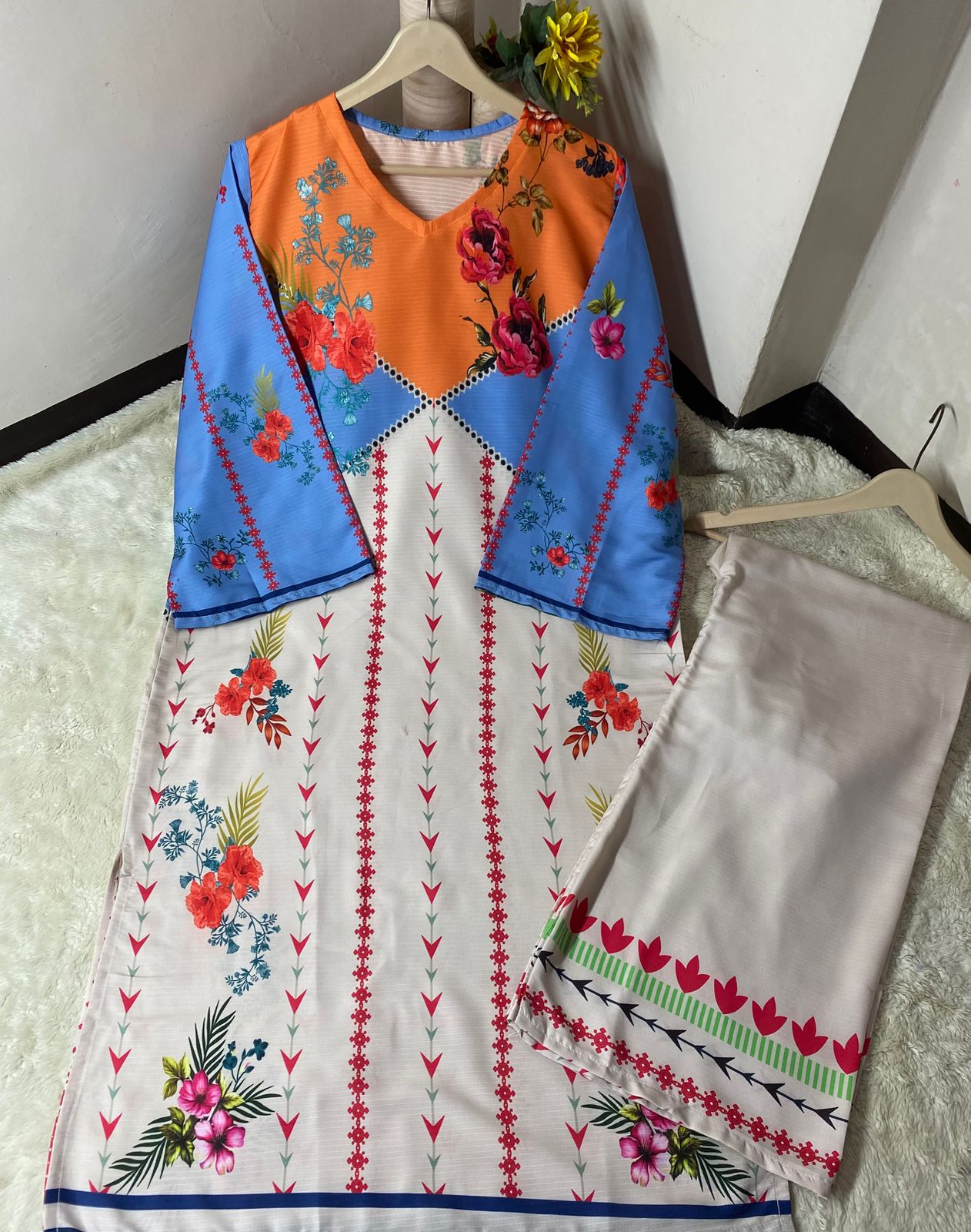 Blossom Breeze Luxury 2PC -  shop_nameHashaya